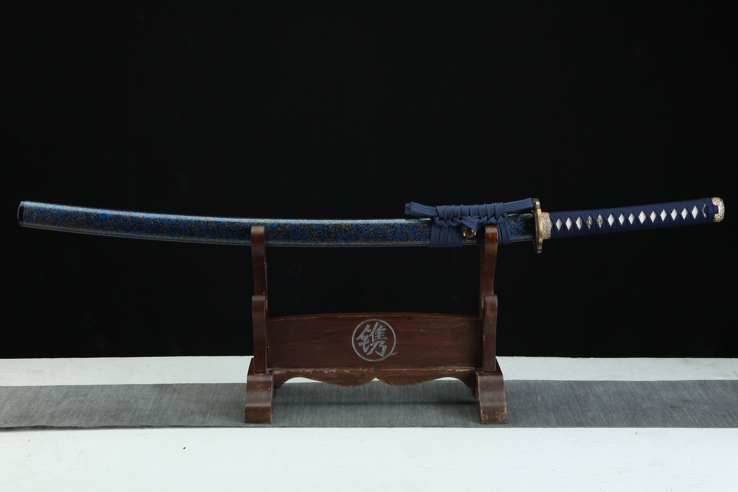 Complete Sōō 蒼桜 Blue Cherry Blossom katana 39.34 inches with blue-green-gold marblized scabbard and navy blue cording
