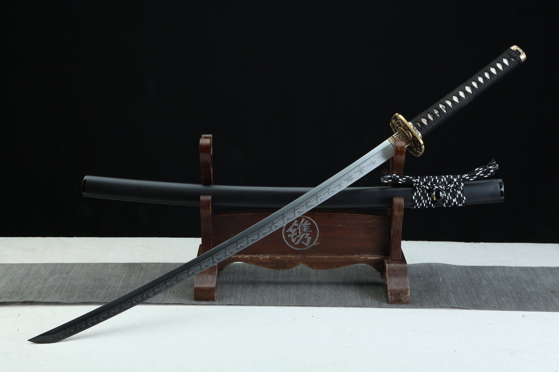 Complete Tenma 天魔 Heavenly Demon katana 39.34 inches with matte black scabbard and black cord wrapping