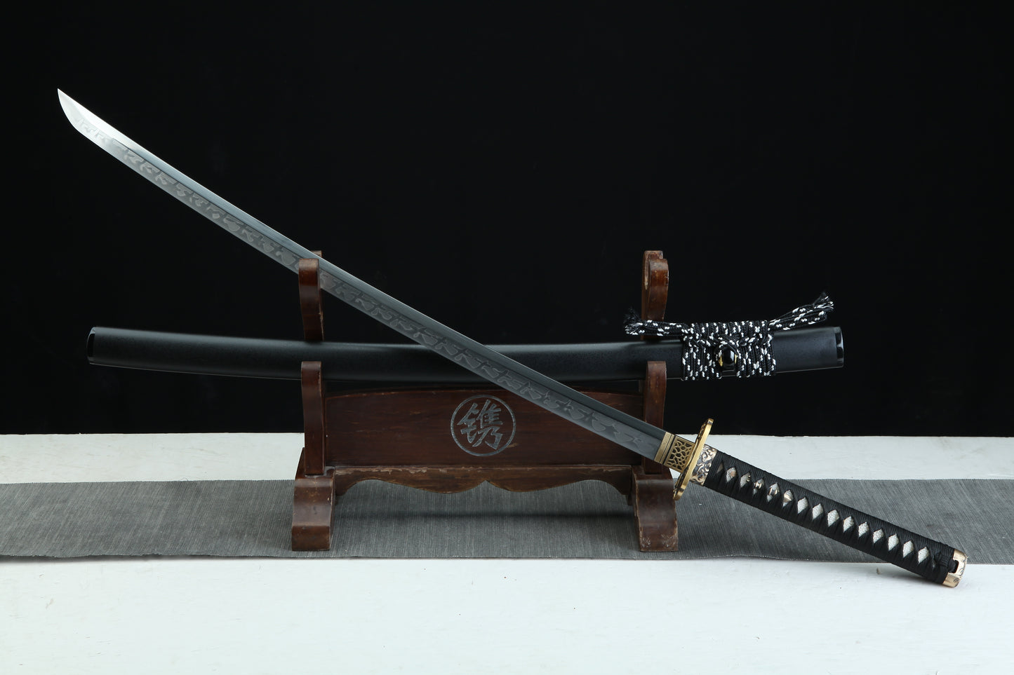 Complete Tenma 天魔 Heavenly Demon katana 39.34 inches with matte black scabbard and black cord wrapping
