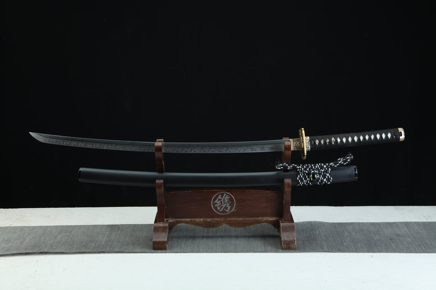 Complete Tenma 天魔 Heavenly Demon katana 39.34 inches with matte black scabbard and black cord wrapping