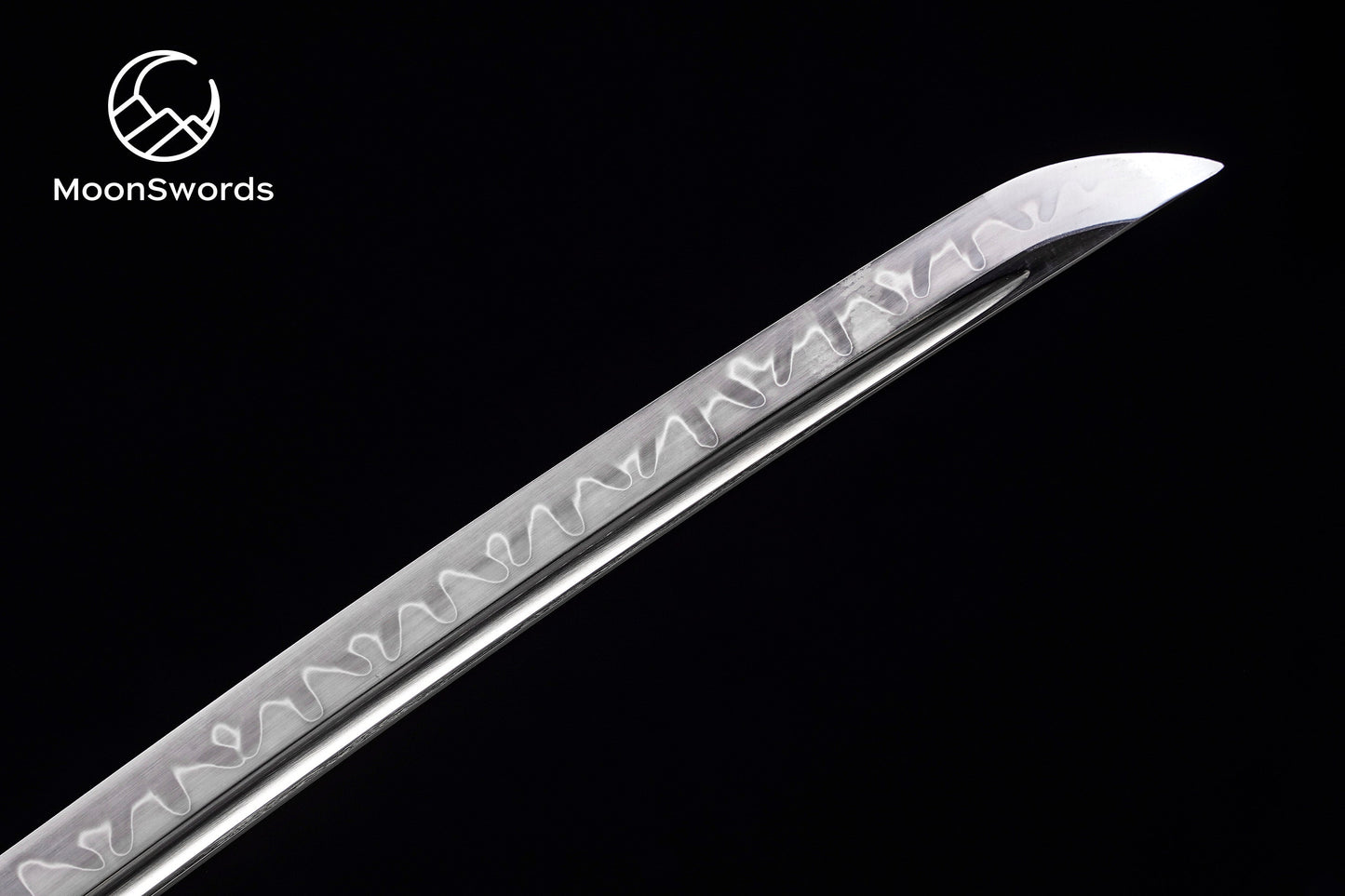 a knife that is sitting in the dark