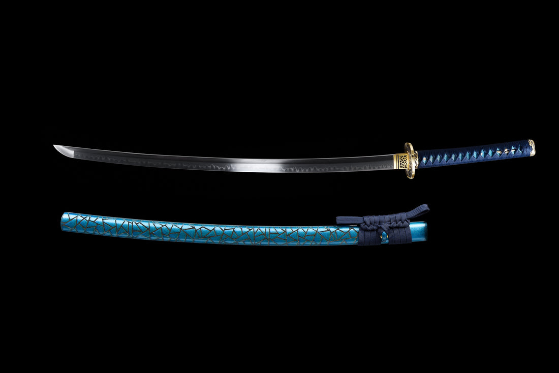 Why is my  lacquered saya (scabbard)  too tight?