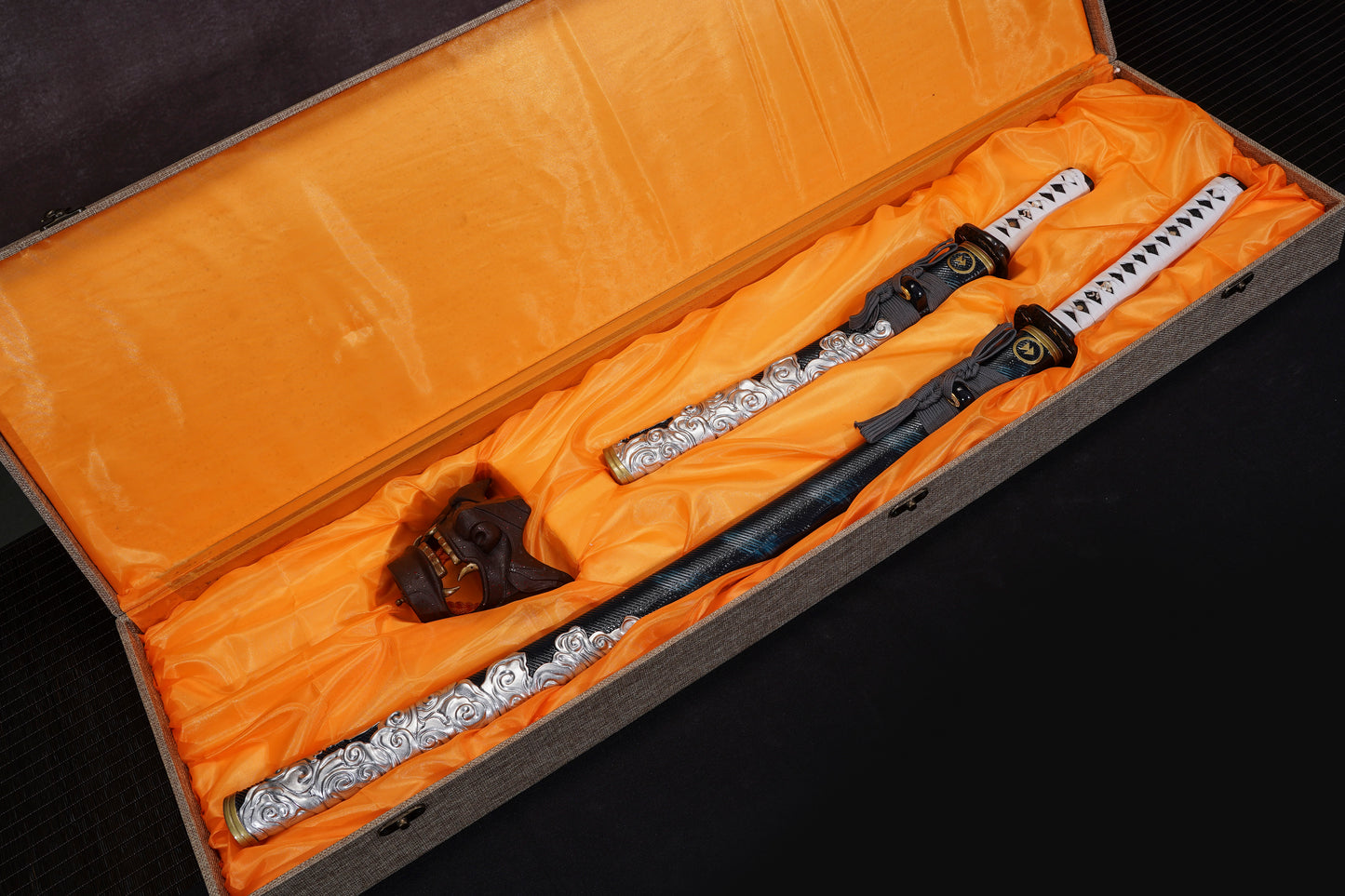 Jin Sakai Sword Collection - Ghost of Tsushima | Damascus Steel Katana & Tanto | Authentic Japanese Samurai Swords