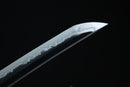 Close-up of the clay-tempered Tamahagane steel blade on the Kyojin Katana