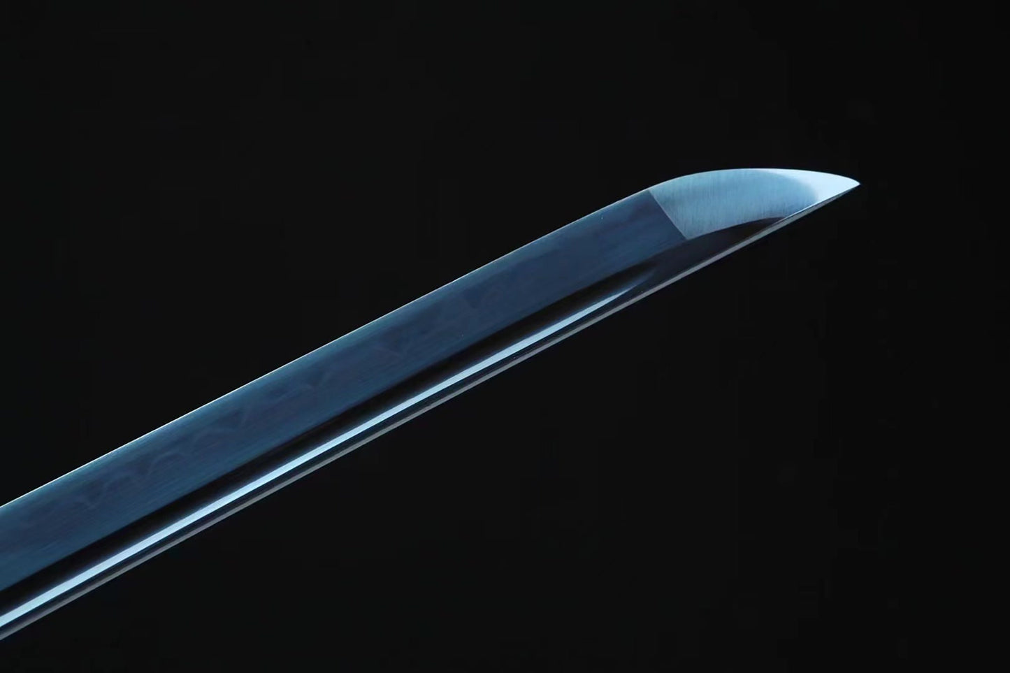 The Garasu Katana-fusion of traditional Japanese swordsmanship and contemporary elegance. Silver accents